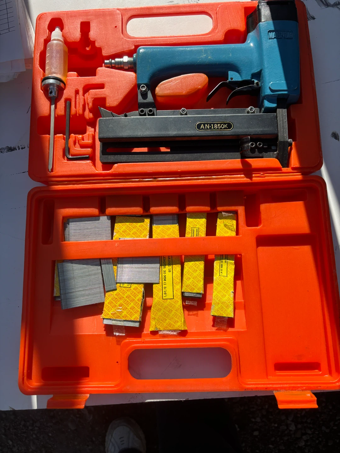 Magnum Air Nailer Kit AN1850K - photo 2
