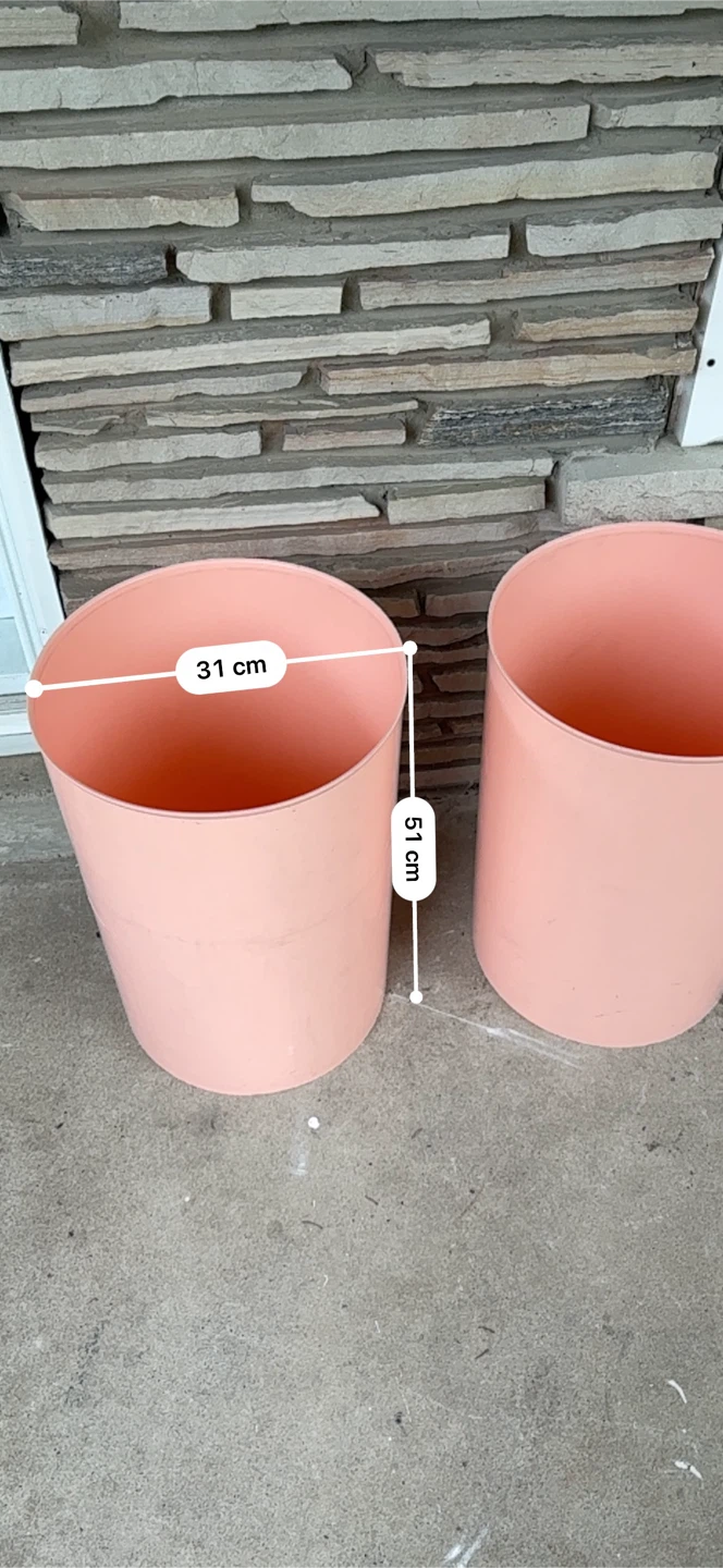 Set of two coral pink plastic waste baskets - photo 3