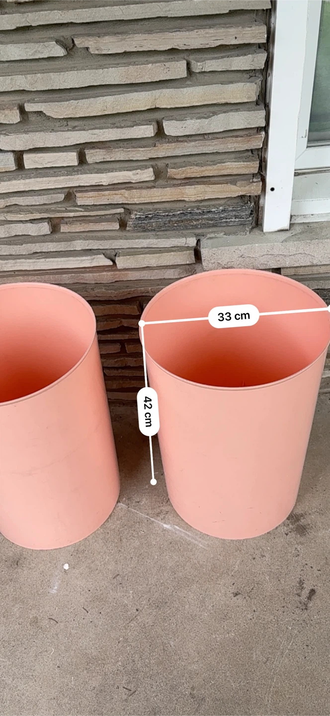 Set of two coral pink plastic waste baskets - photo 4