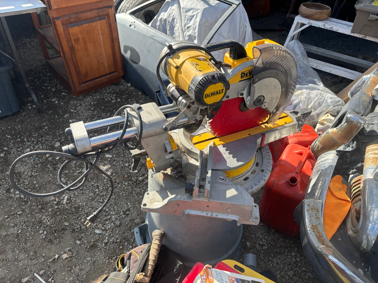 DEWALT Sliding Compound Miter Saw