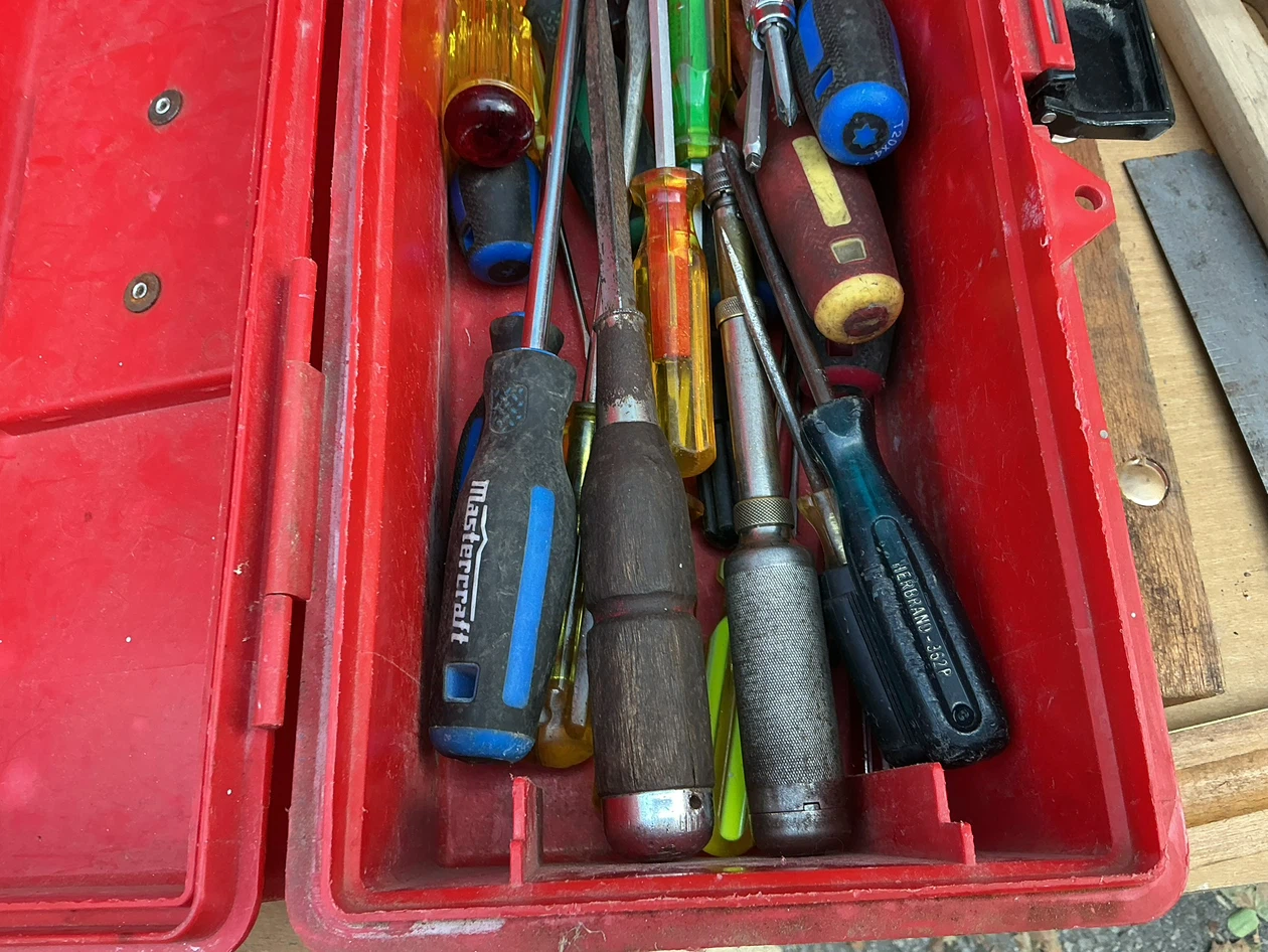 TOOL-AID Toolbox with Assorted Screwdrivers - photo 3