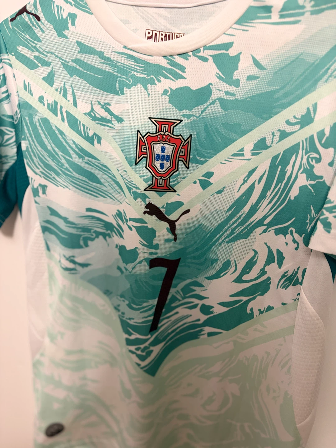 #7 Cristiano Ronaldo - Portugal Away Jersey (S) - photo 3