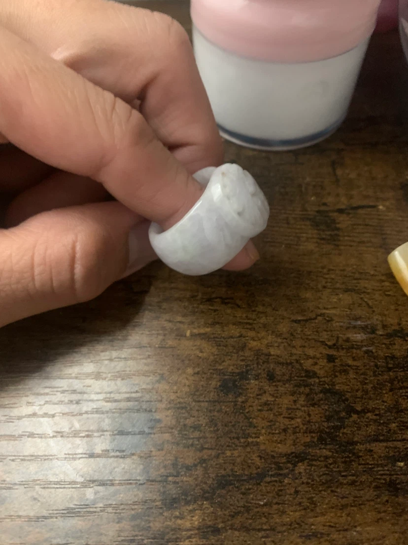 Natural jade size 8 and 8 1/4 - photo 4