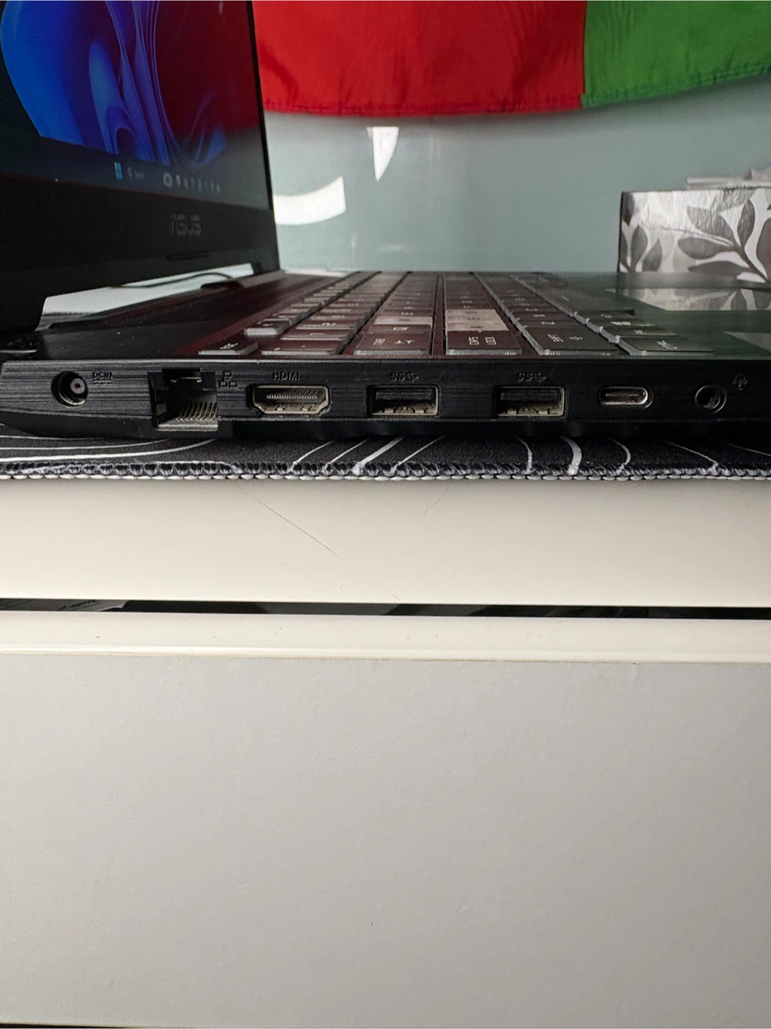 ASUS TUF gaming laptop - photo 3