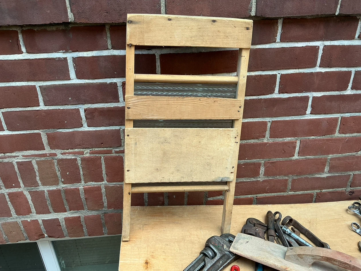 Antique “ECONOMY” Washboard ! - photo 5