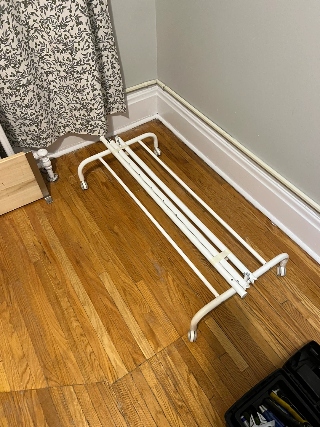 IKEA Rigga clothes rack - photo 2