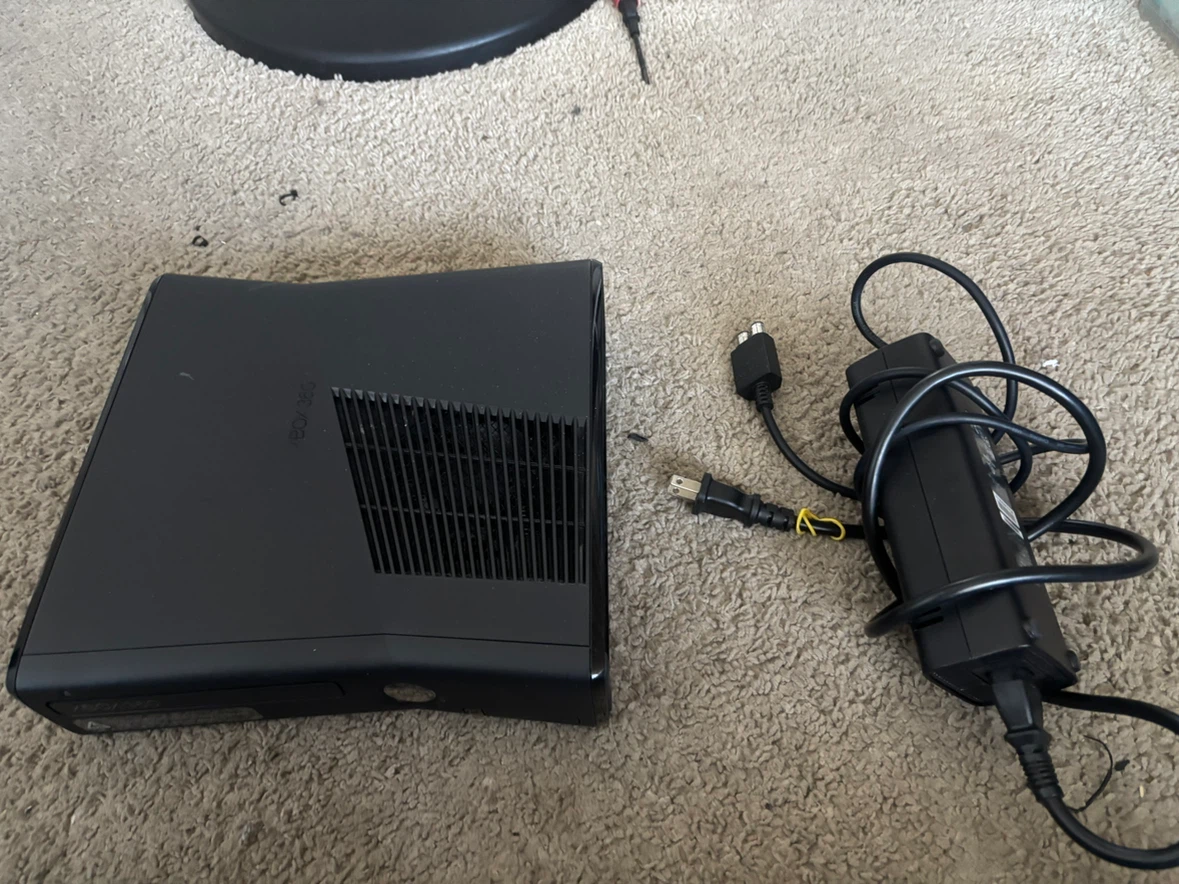 Xbox 360 Slim Console + Power Supply (Missing HDD Tray)⁠