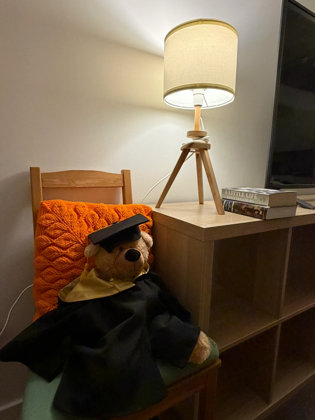Wooden Tripod Table Lamp - photo 2