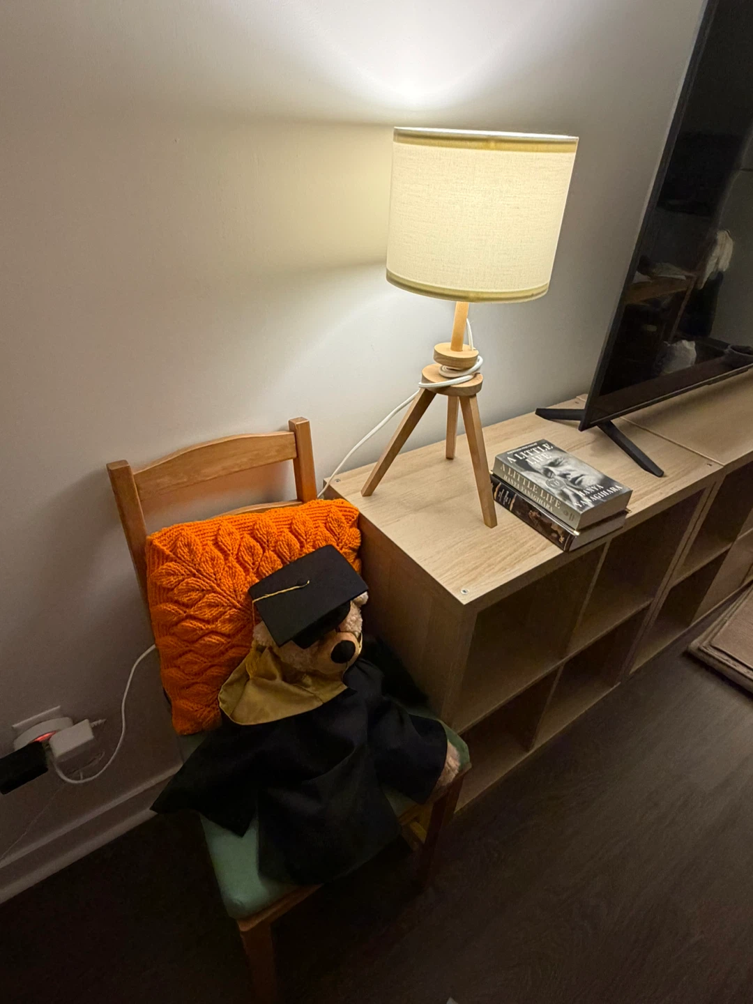 Wooden Tripod Table Lamp - photo 3