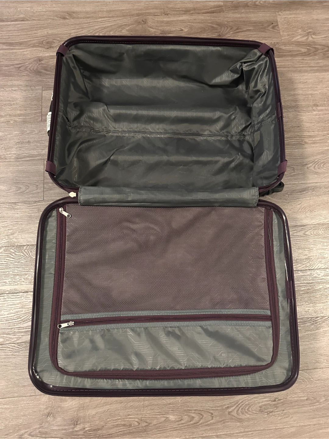 American Tourister Carry-On Luggage - photo 2