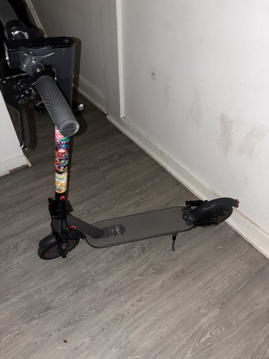 AOVOPRO Electric Scooter no charger - photo 2