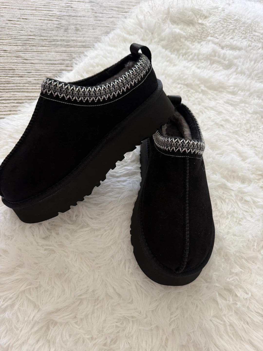 UGG Tasman Platform Slippers Black Size 8
