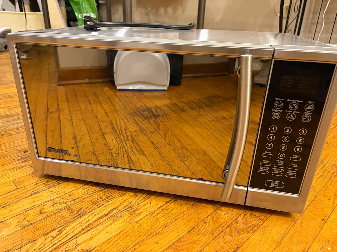 Danby Designer Microwave Oven DMW101KS5DD