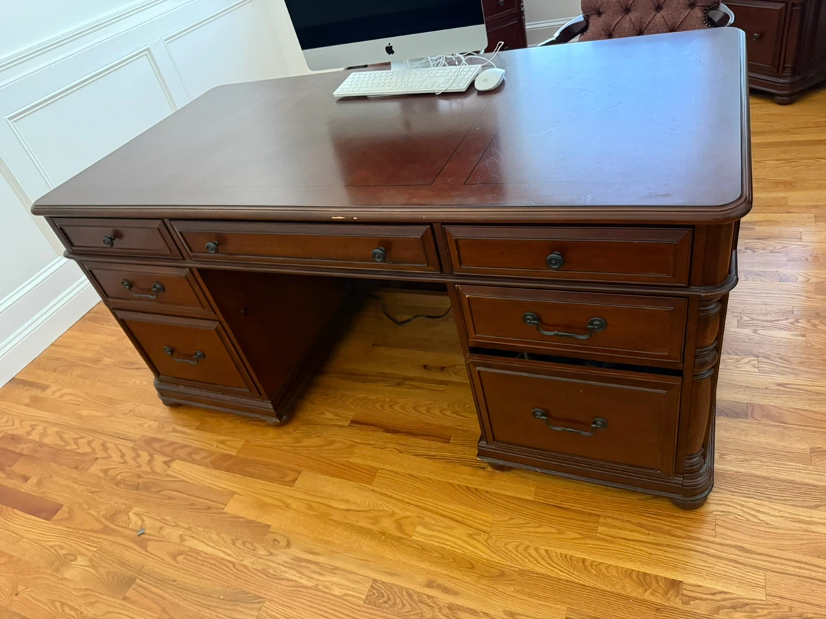 Traditional Executive Desk and Filing Cabinet Set - photo 3