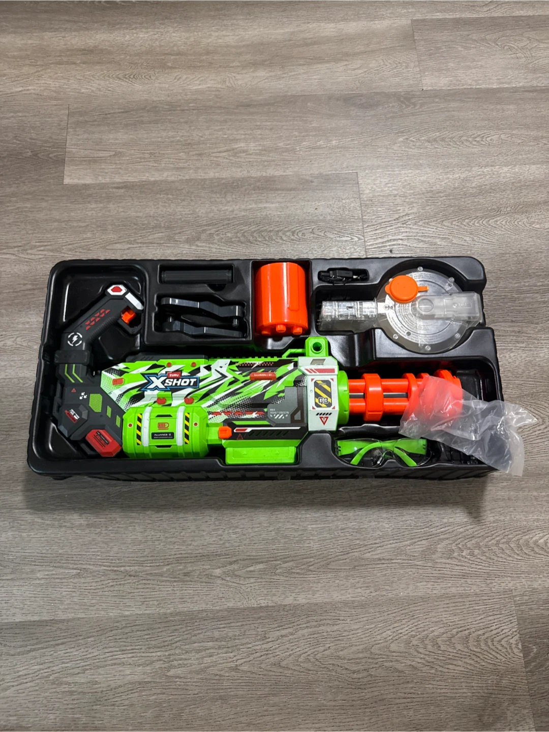 ZURU X-Shot Illusion-01 Blaster
