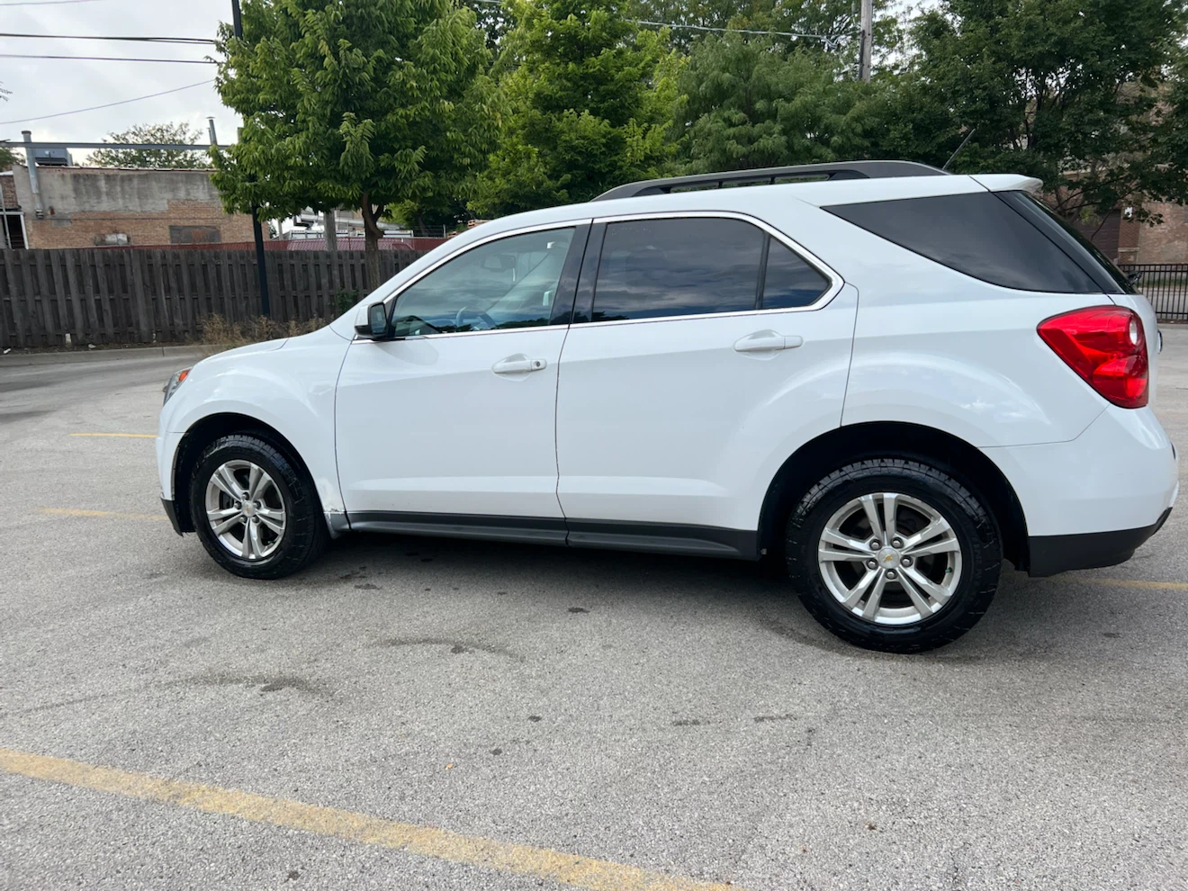 White Chevrolet Equinox SUV 2015 - photo 2