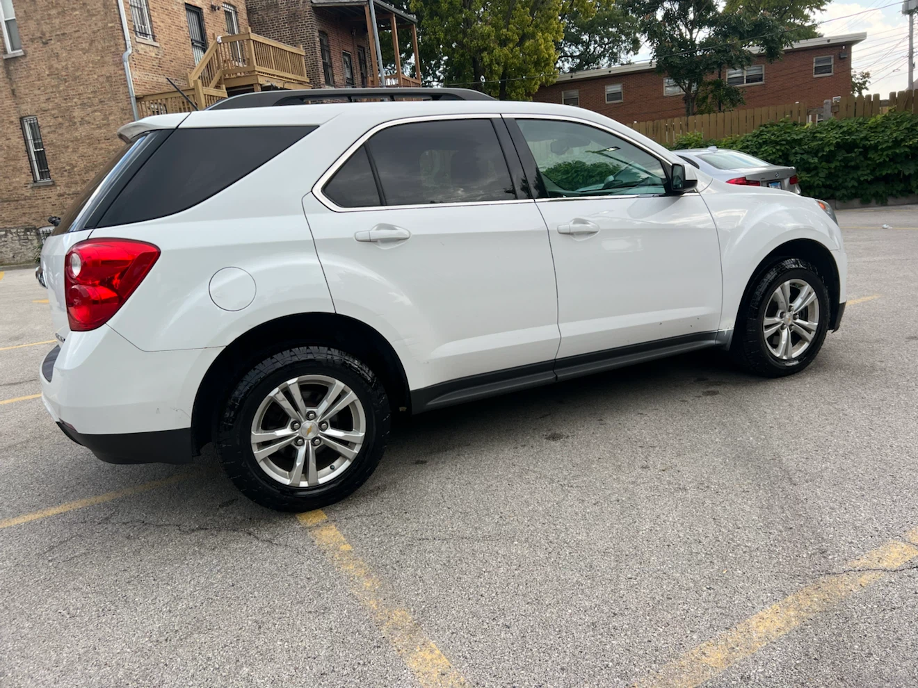 White Chevrolet Equinox SUV 2015 - photo 3