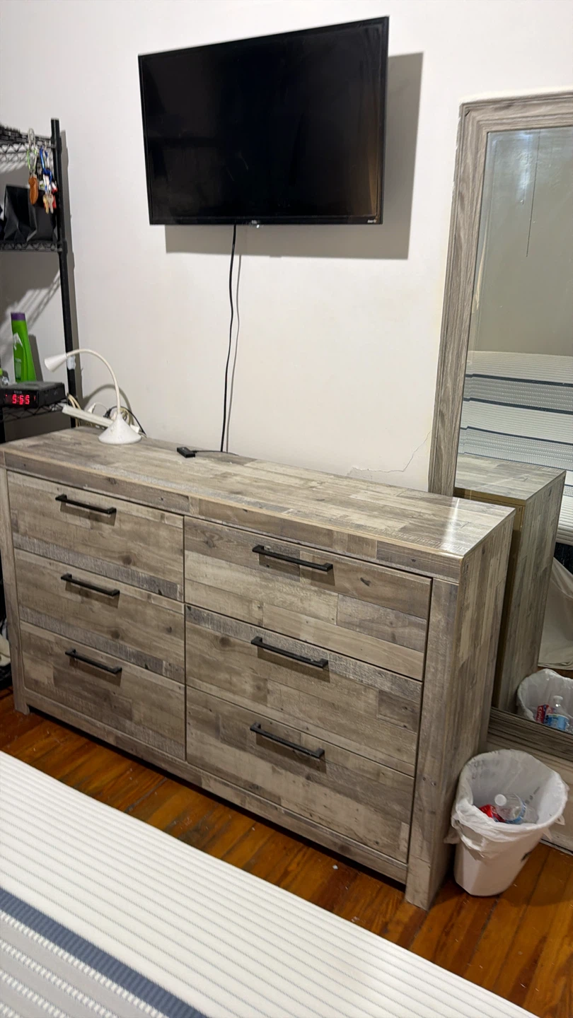 Un combo cama king size,gavetero,tic 32 todo $980 - photo 2