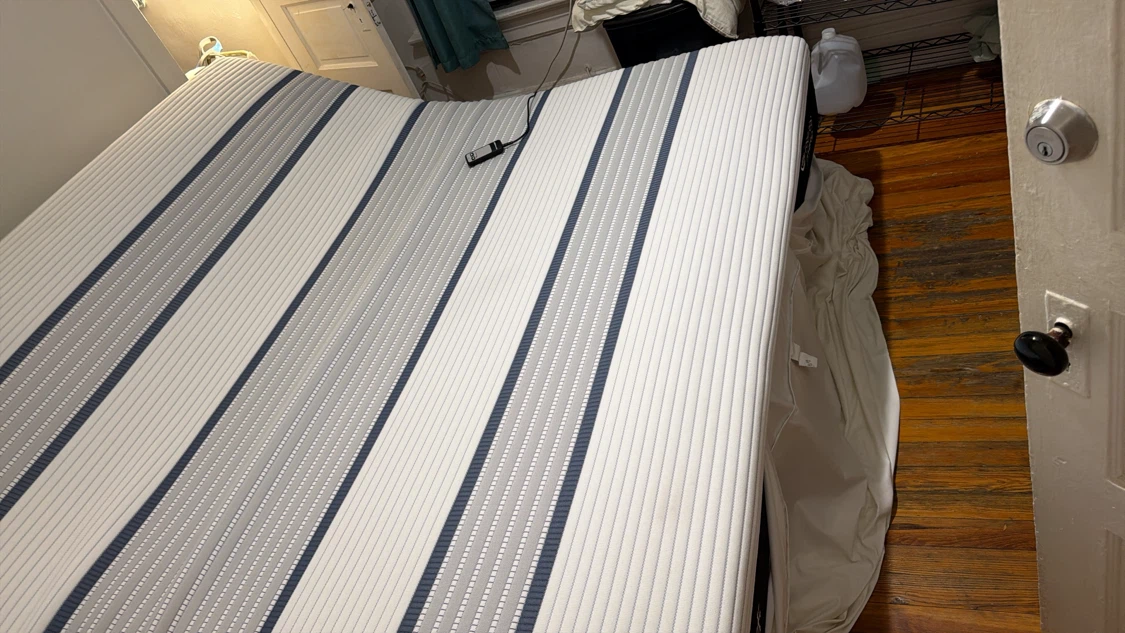 Un combo cama king size,gavetero,tic 32 todo $980 - photo 3