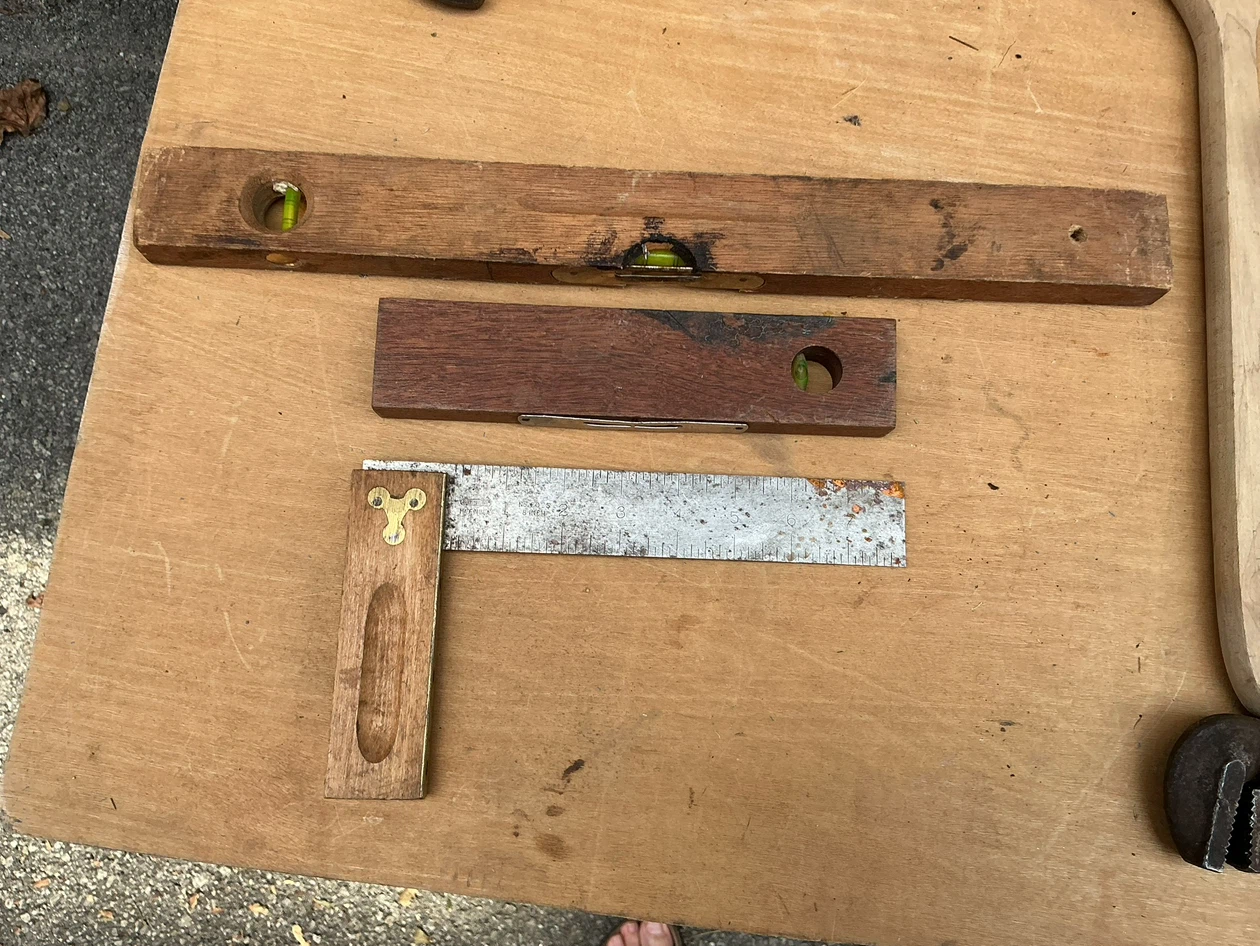 One Vintage Wood Straight Level & 2 Wood Spirit Levels ! - photo 3