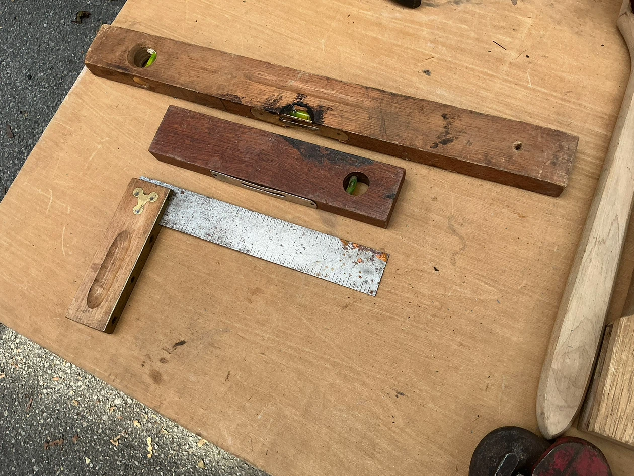 One Vintage Wood Straight Level & 2 Wood Spirit Levels ! - photo 4