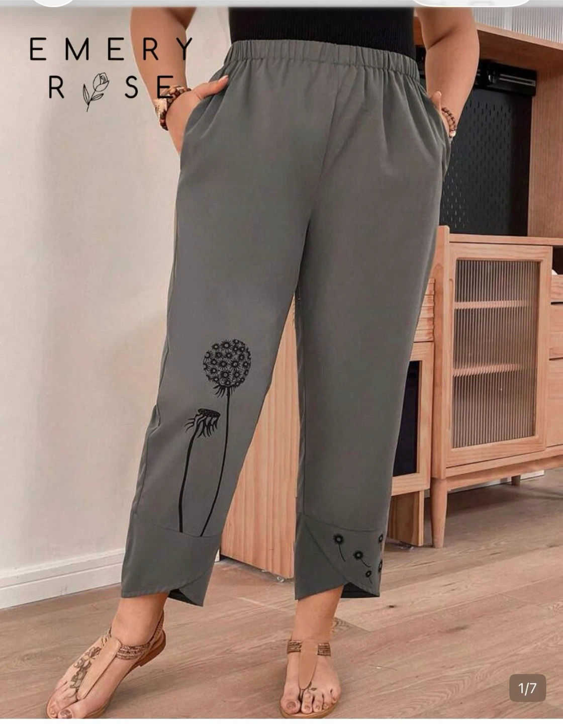 Emery Rose Dandelion Print Cropped Pants