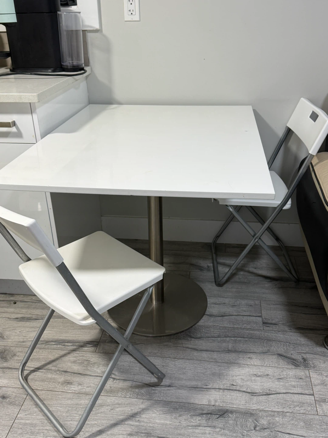 White Dining / Office Table with 2 IKEA GUNDE Folding Chairs - photo 2