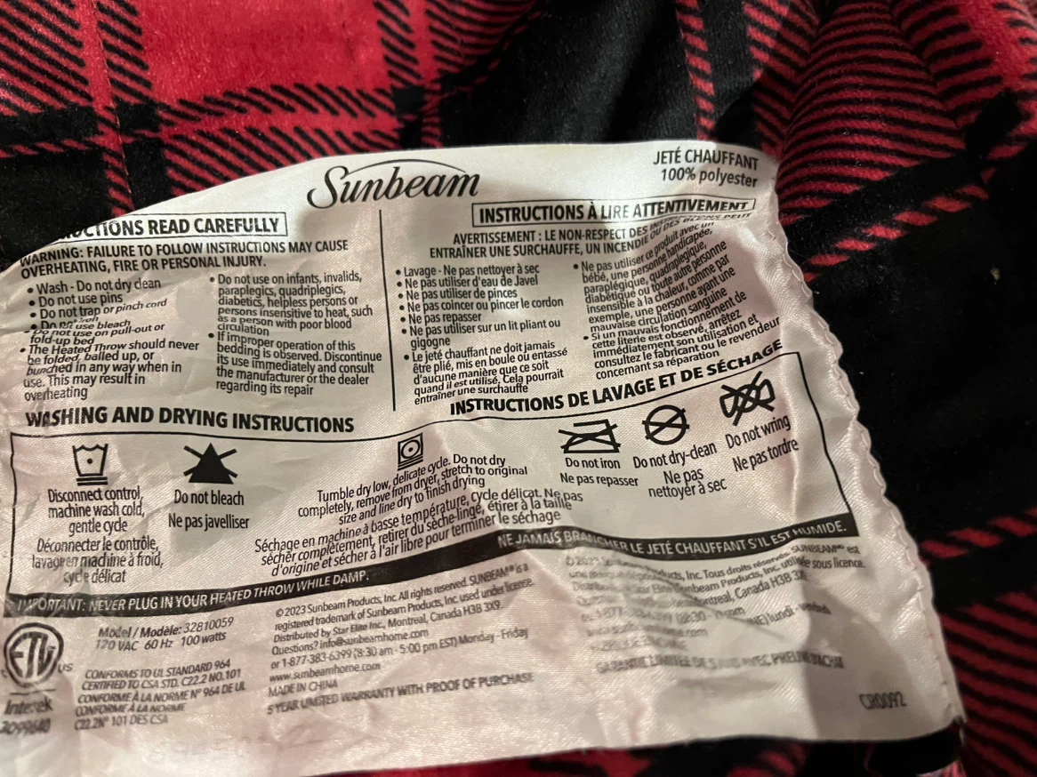Bundle of heated throw, kids costumes, dress etc - photo 2