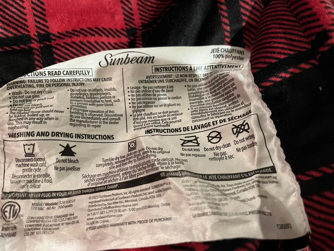 Bundle of heated throw, kids costumes, dress etc - photo 2