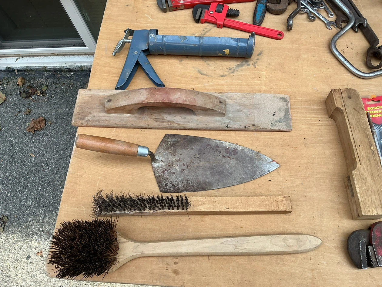 Assorted Masonry & Caulking Tools !