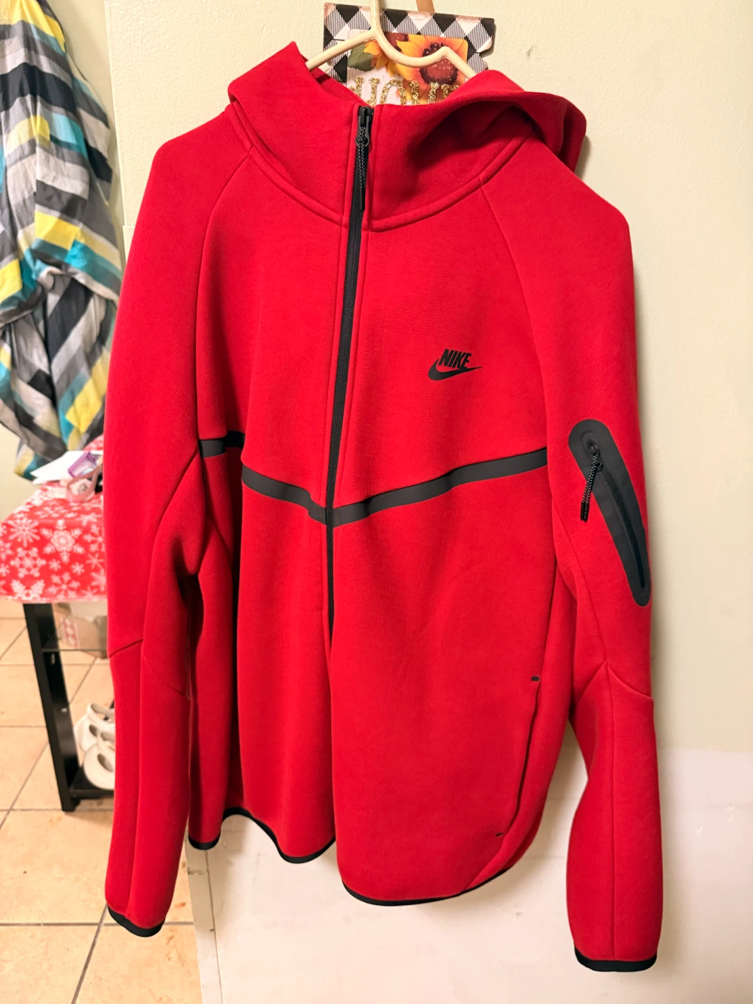 Nike tech size L