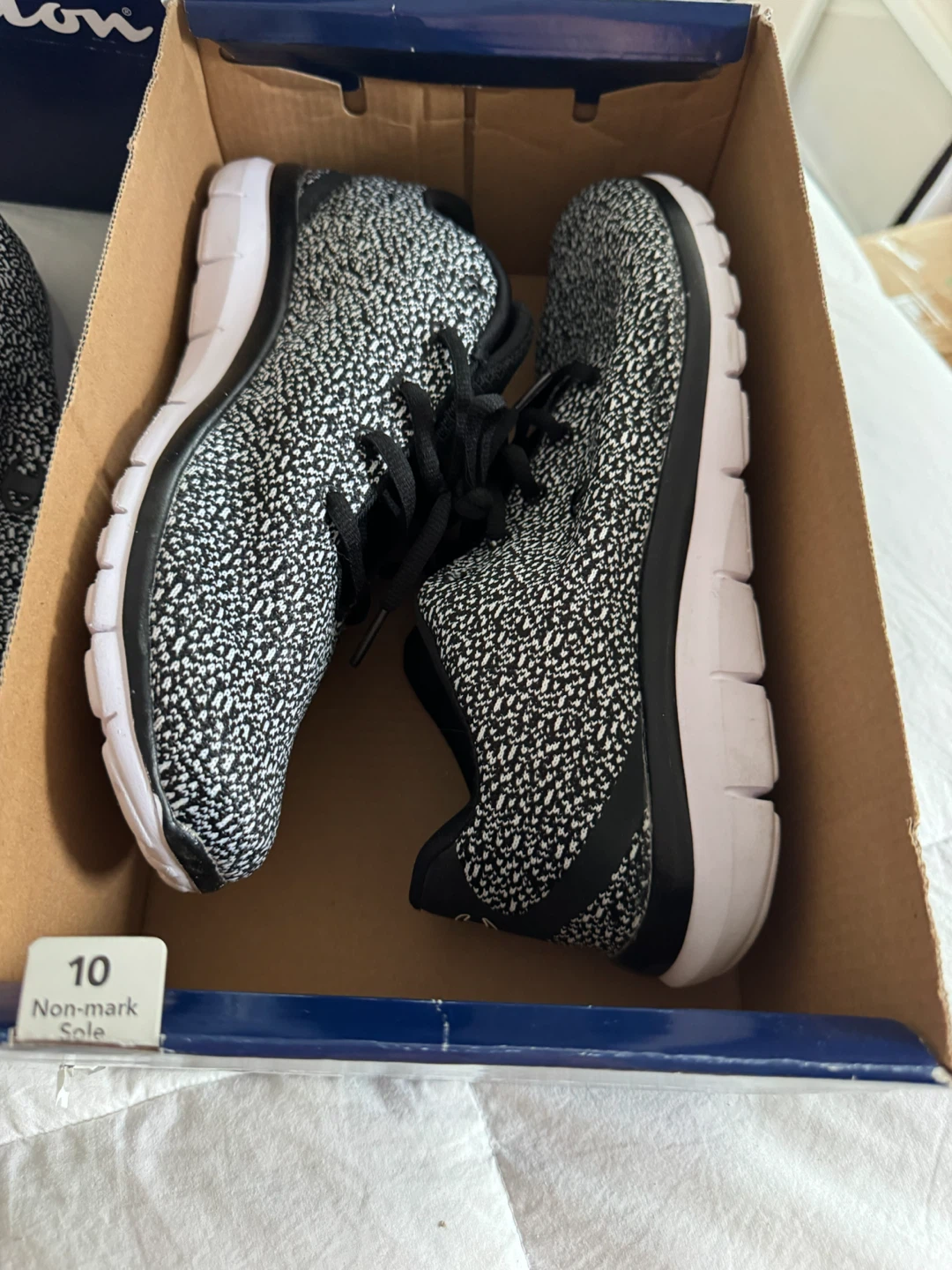 2 Pairs for $20!! Ladies Size 10 Memory Foam Running Shoes - photo 4