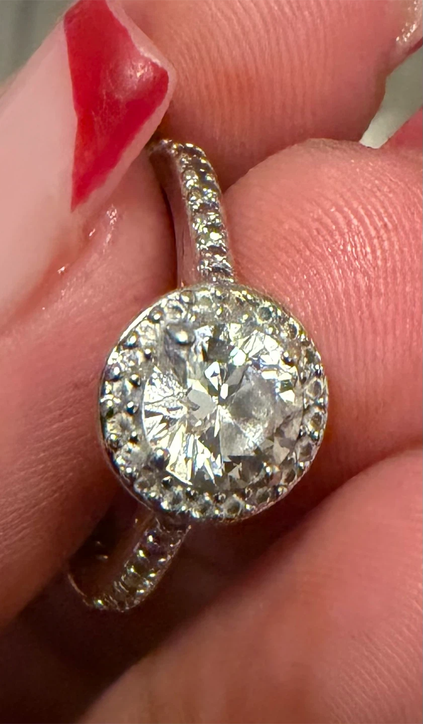 Halo diamond engagement ring