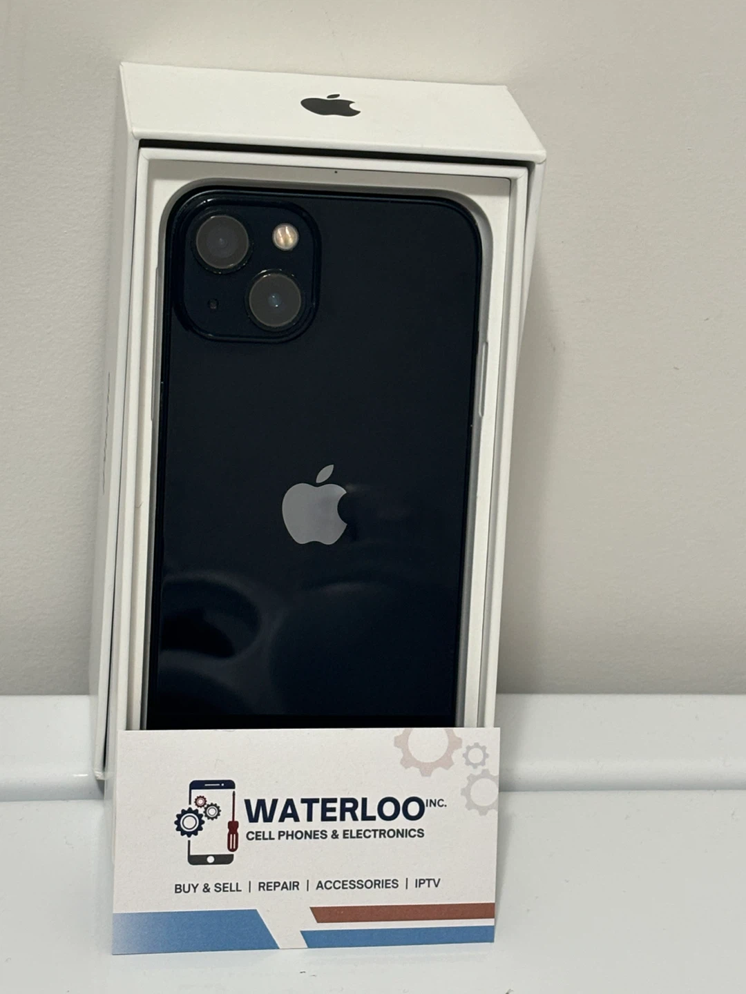 iPhone 13 128gb (Store Warranty)
