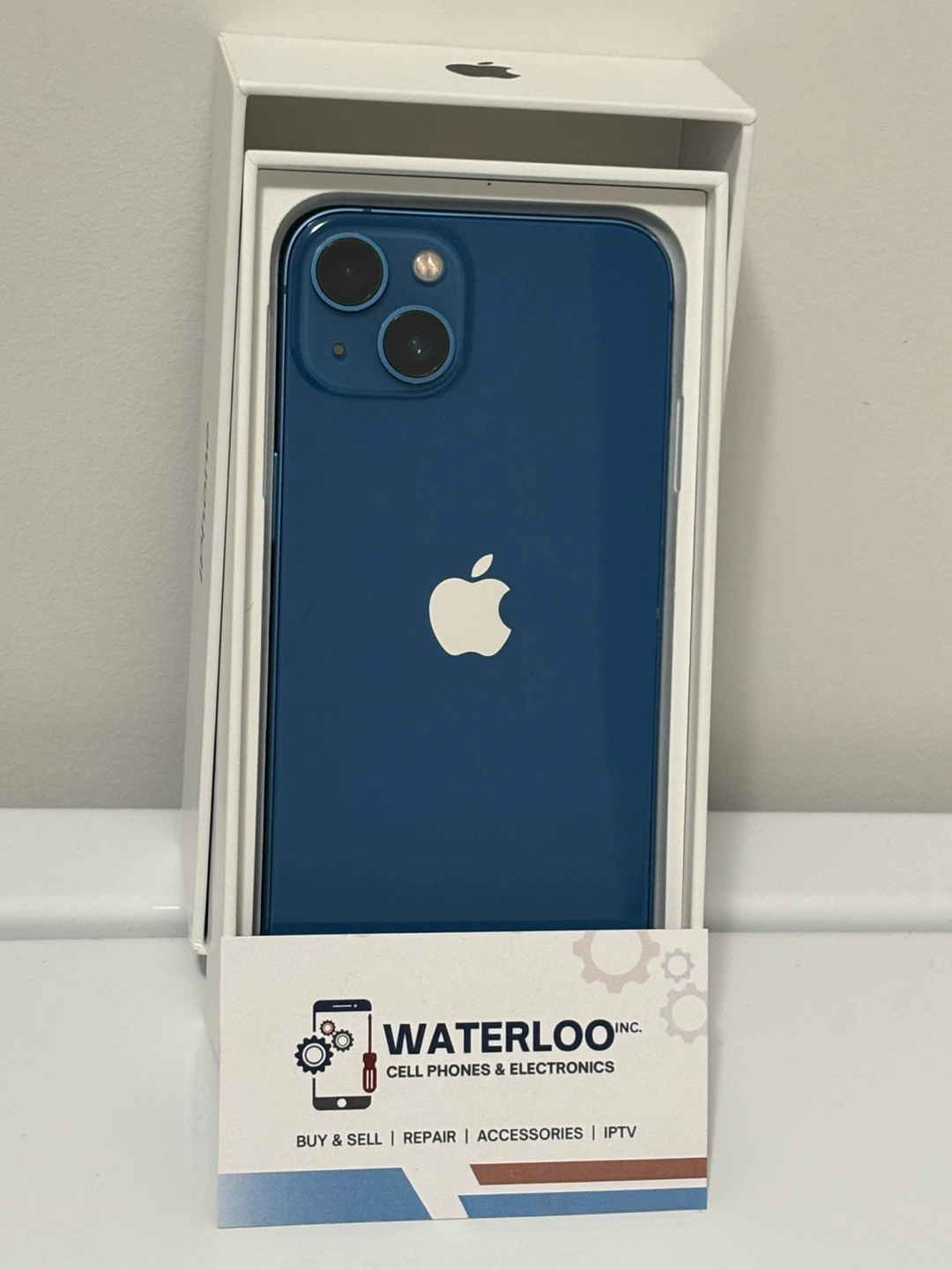 iPhone 13 128gb (Store Warranty)