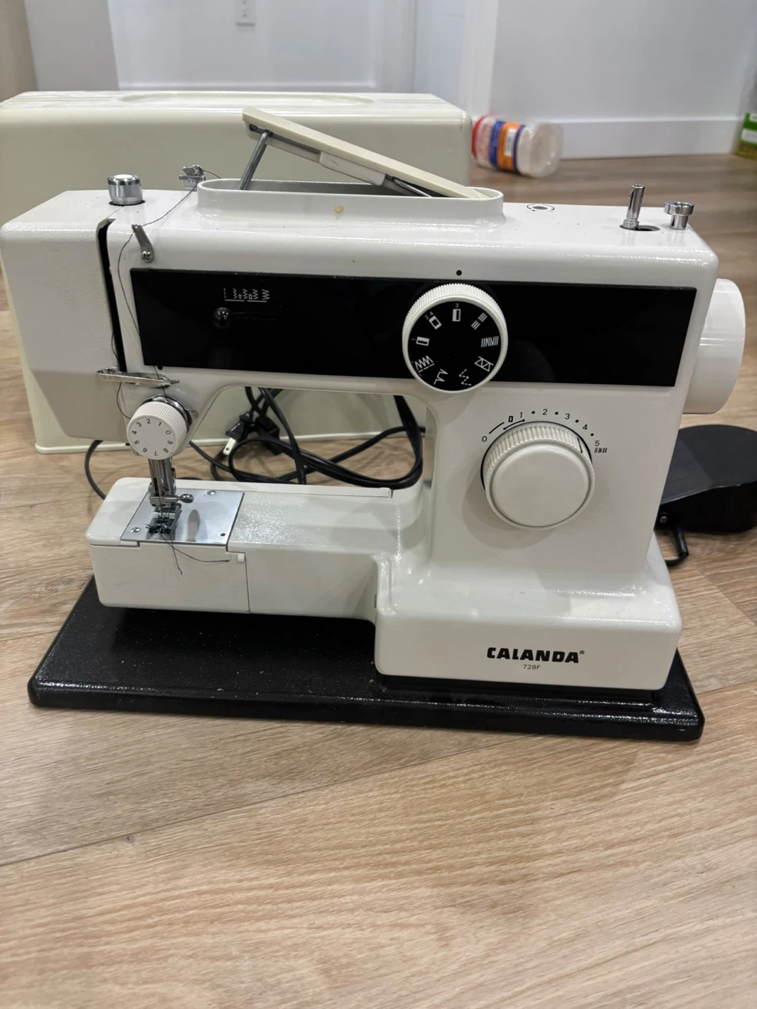 Calanda 728F Sewing Machine - photo 3