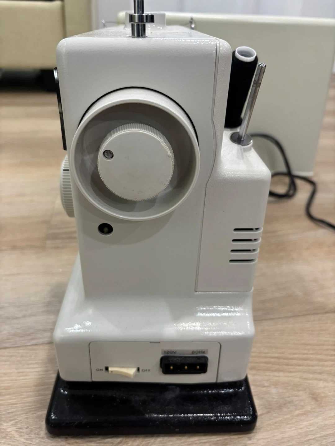 Calanda 728F Sewing Machine - photo 4