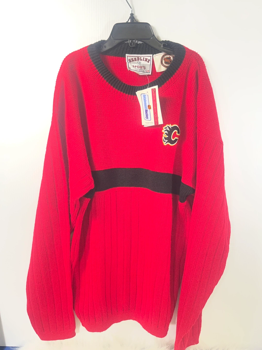 Vintage 90s Calgary Flames Sweater (NWT) + FREE Cards 🔥