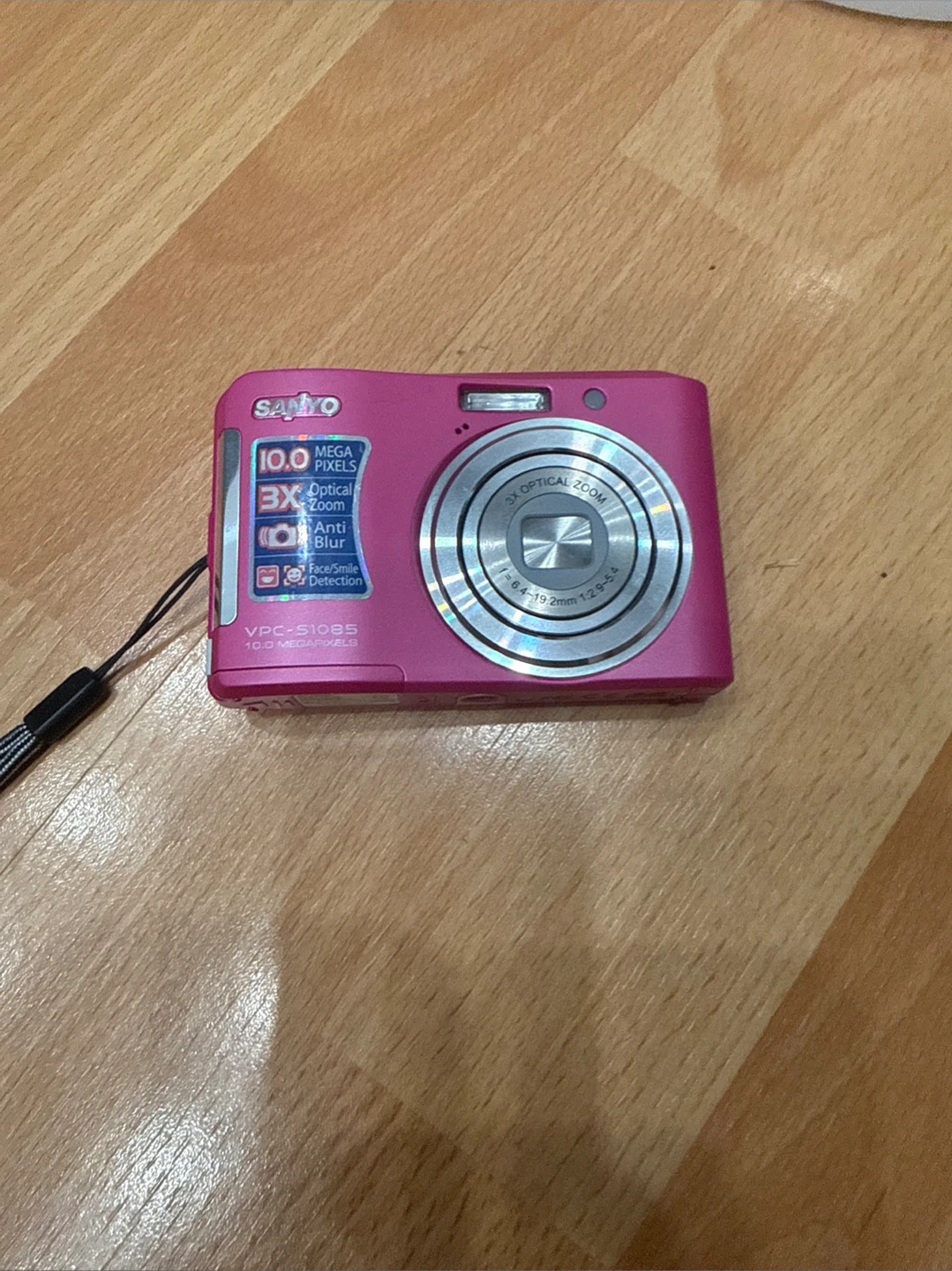 Sanyo VPC-S1085 10.0 Megapixel Digital Camera