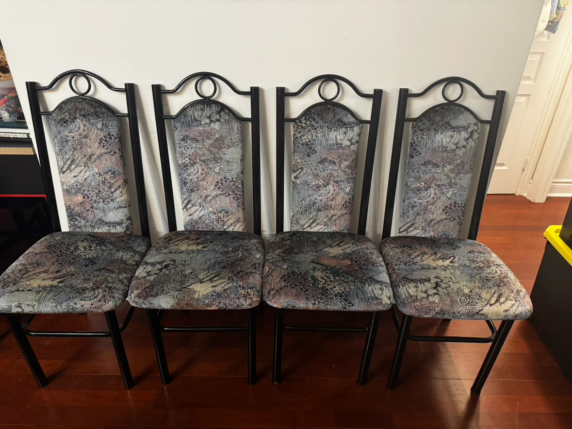 Set of 4 Vintage Dining Chairs – Like New - photo 2