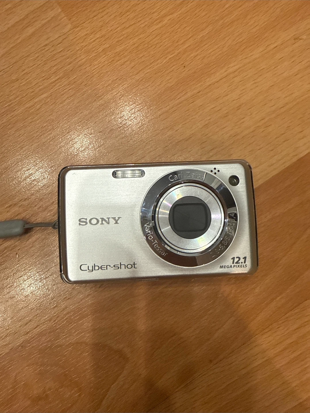 Sony Cyber-shot DSC-W210 12.1 MP Digital Camera - photo 2