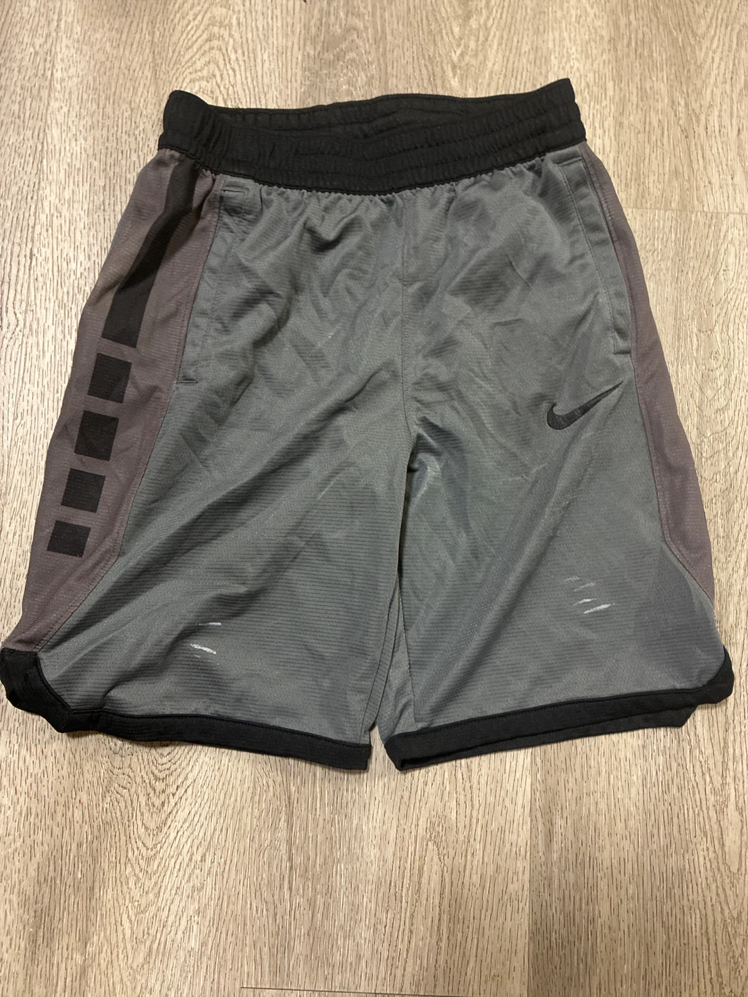 Nike Men's Grey Athletic Basketball Shorts