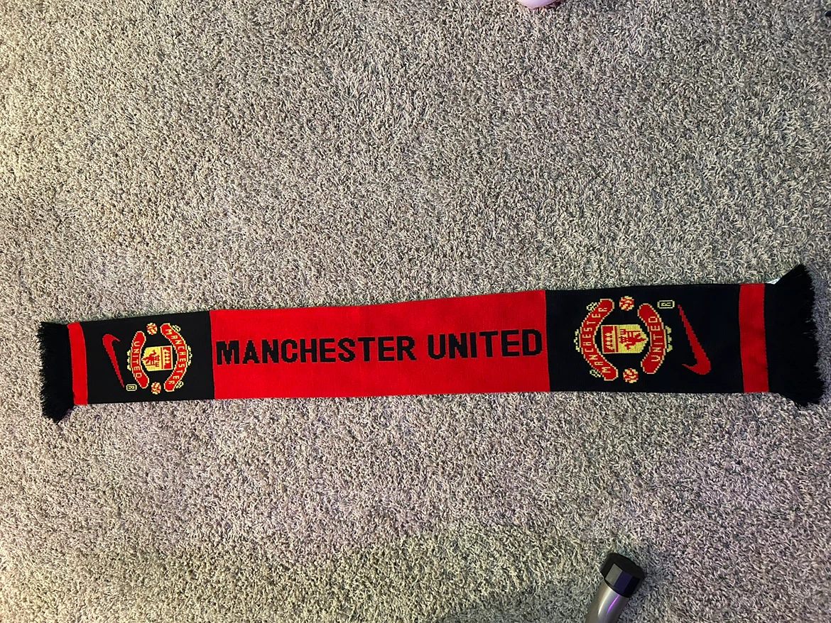 Manchester United Nike Scarf - photo 2