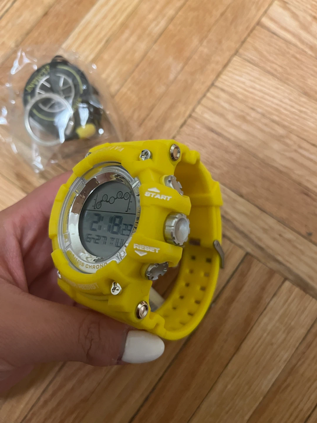 NEW Activa Yellow Digital Sport Watch + Invicta Keychain - photo 5