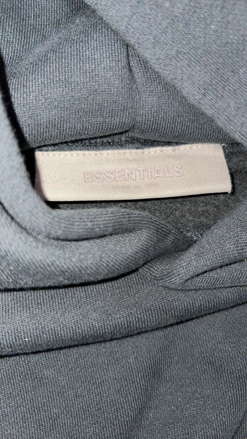 Black essential hoodies medium
