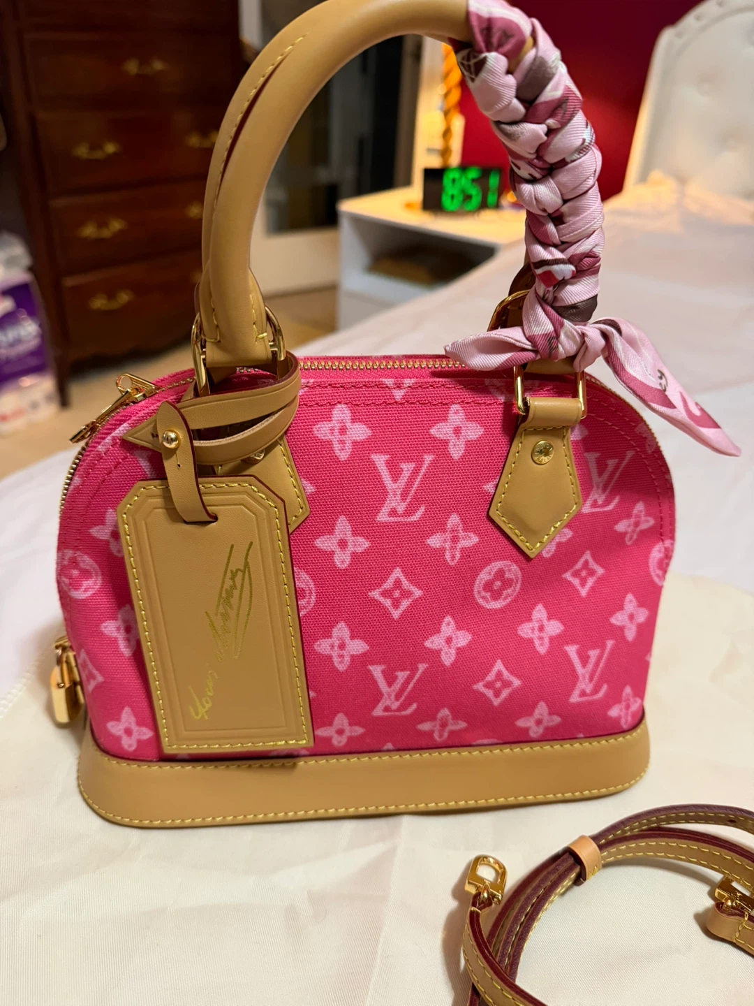 Louis Vuitton Alma BB Pink Monogram Handbag - photo 2