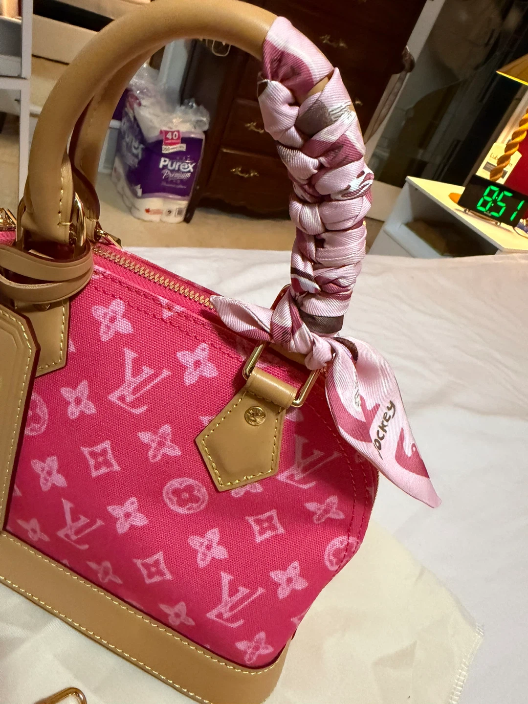 Louis Vuitton Alma BB Pink Monogram Handbag - photo 4