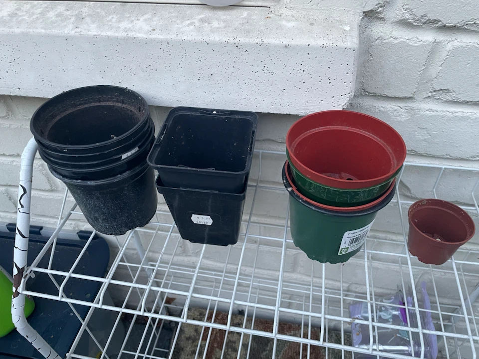 Assorted Plastic Plant Pots - photo 3