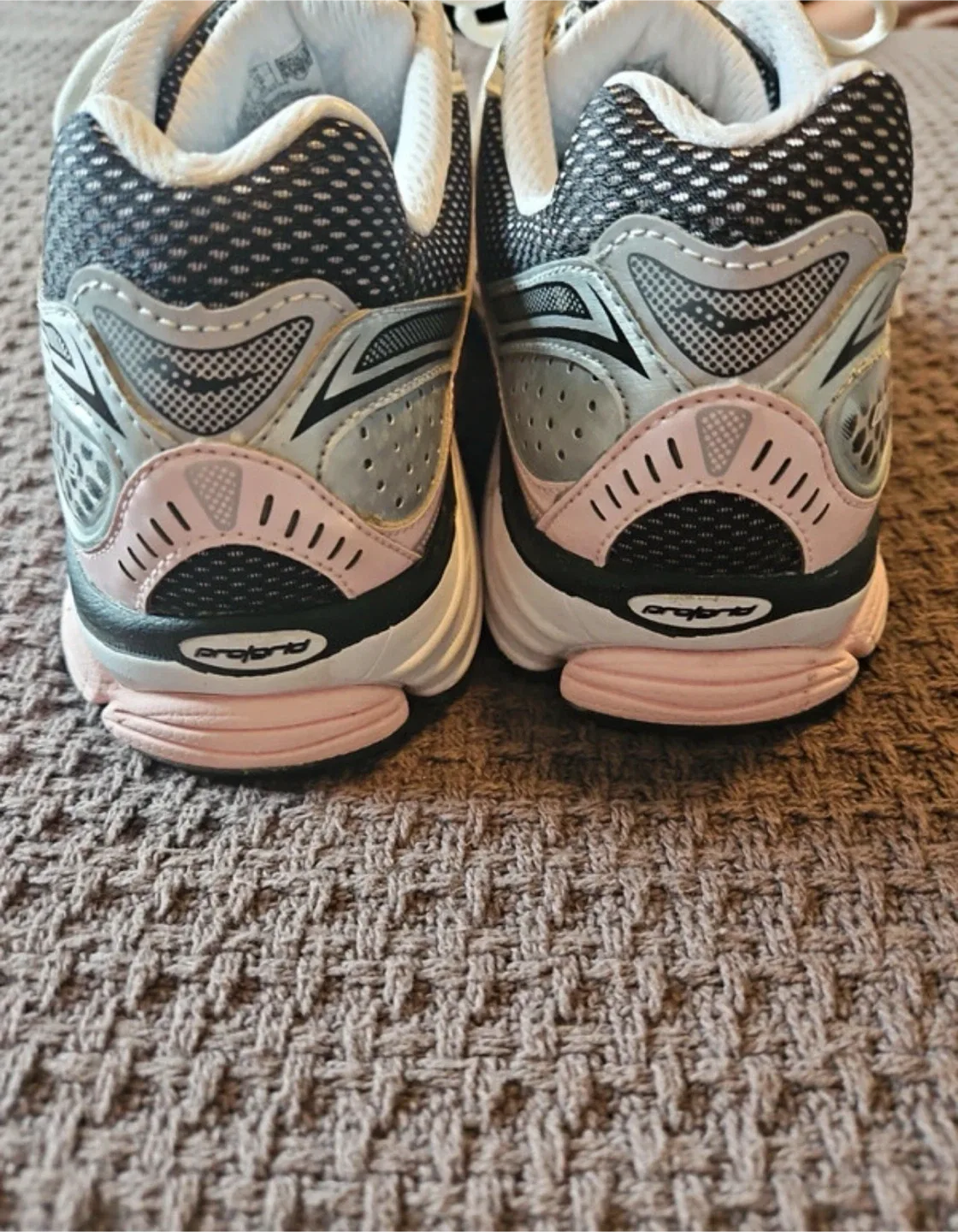 Saucony ProGrid Sneakers Size 11 - photo 2