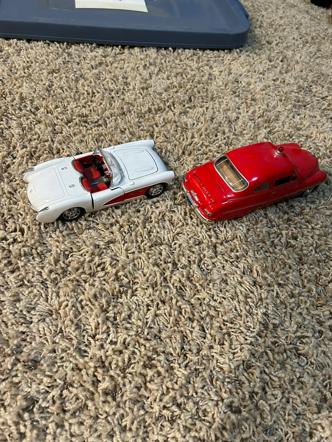 Set of Two Vintage Diecast Model Cars - photo 3